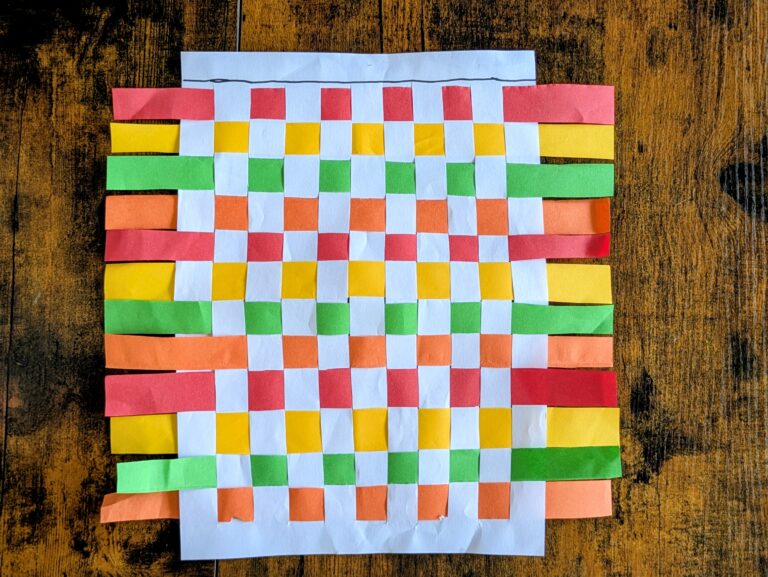 Quick Autumn Paper Mat Craft (Perfect for Busy, Not-So-Crafty Moms)
