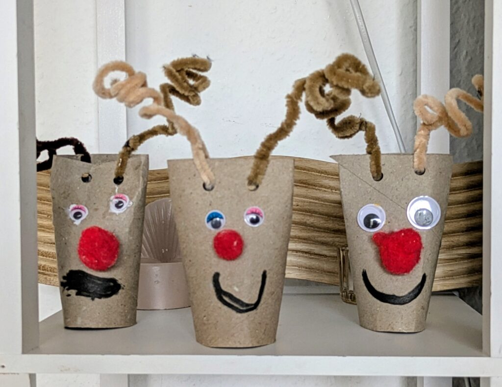 Toilet paper roll reindeer craft. Christmas craft for kids.