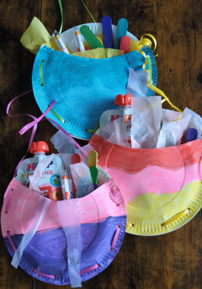 DIY Paper-Plate Craft: Party favour bags