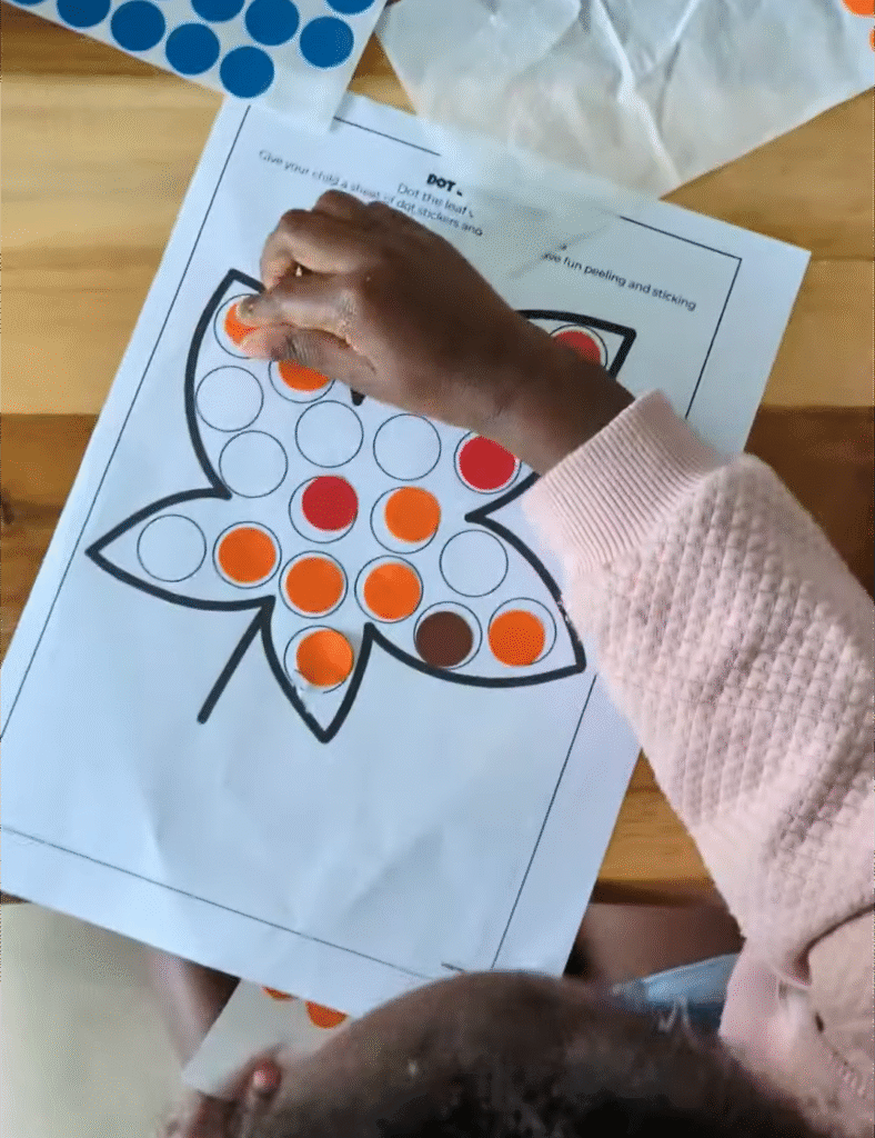 Collage craft. Easy craft & activities for toddlers, preschoolers and kids