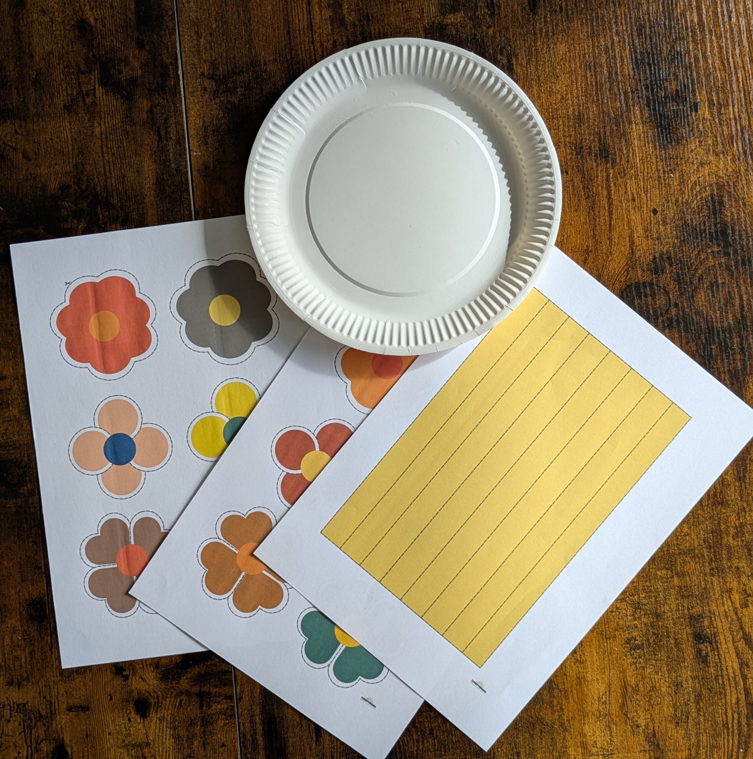 Spring Flower Wreath Craft Printable for Kids | Paper Plate Craft Template (Colour + Black & White) - Image 9